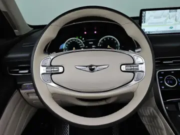 2023 Genesis GV80 с пробегом 28 418 км