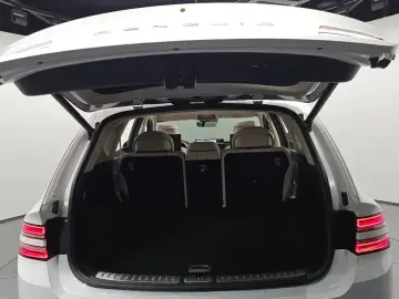 2023 Genesis GV80 с пробегом 28 418 км