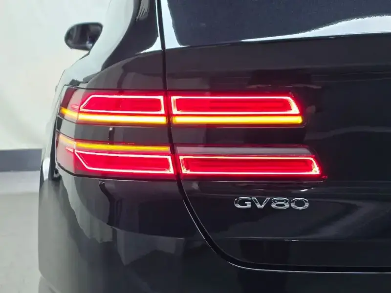 2023 Genesis GV80 с пробегом 23 505 км
