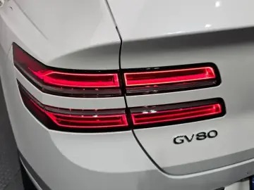 2023 Genesis GV80 с пробегом 28 418 км
