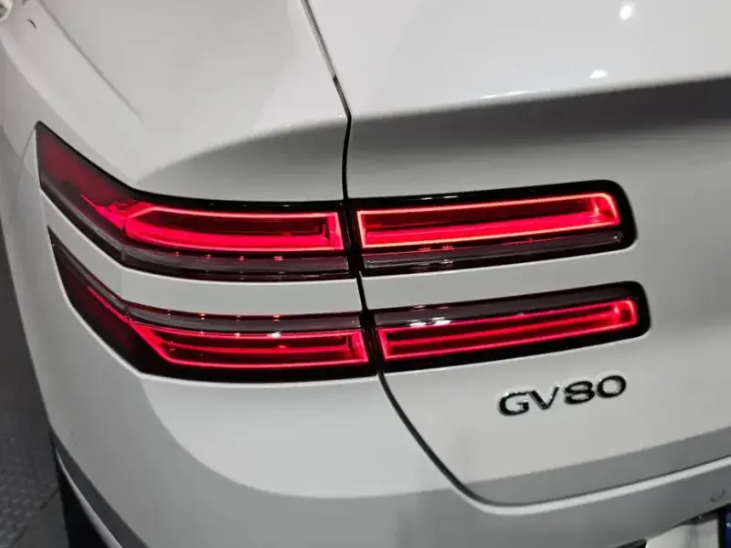 2023 Genesis GV80 с пробегом 28 418 км