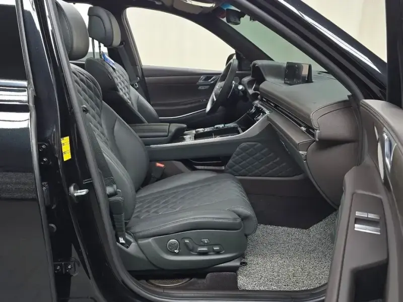 2023 Genesis GV80 с пробегом 23 505 км