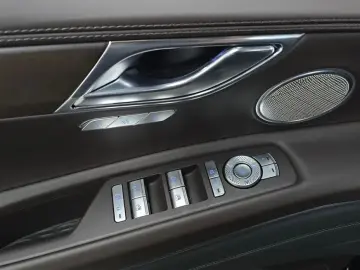 2023 Genesis GV80 с пробегом 23 505 км