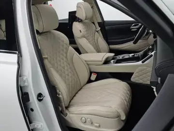 2023 Genesis GV80 с пробегом 28 418 км
