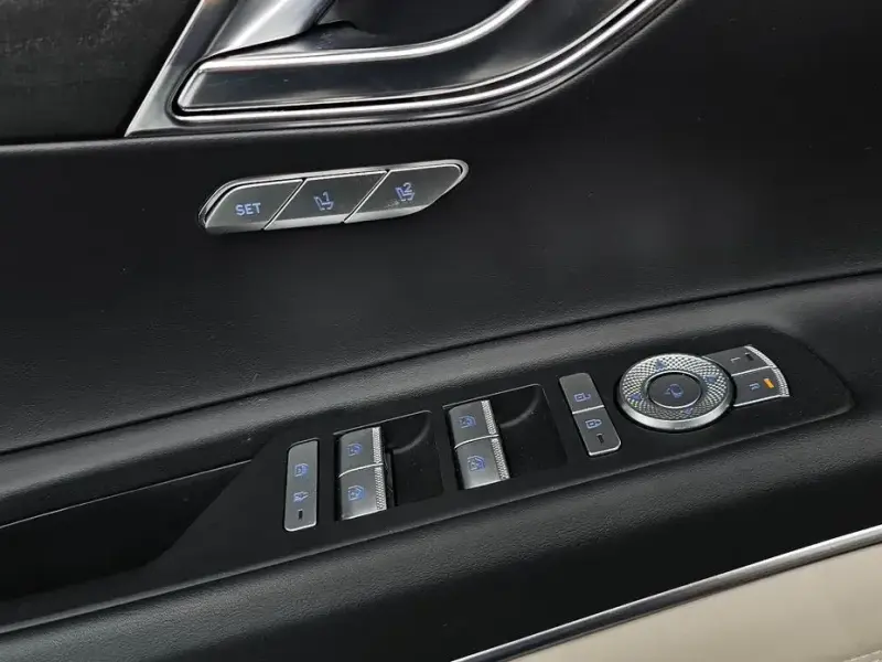 2023 Genesis GV80 с пробегом 28 418 км