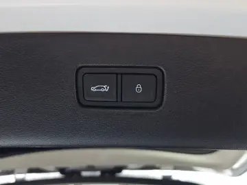2023 Genesis GV80 с пробегом 28 418 км