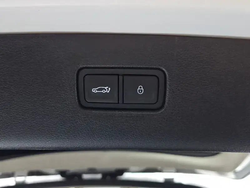 2023 Genesis GV80 с пробегом 28 418 км