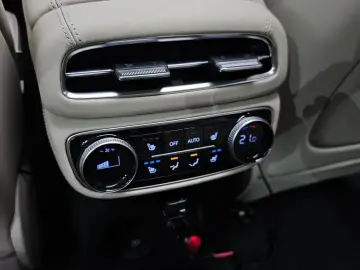 2023 Genesis GV80 с пробегом 28 418 км