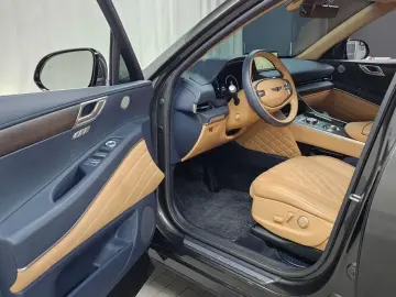 2023 Genesis GV80 с пробегом 40 251 км