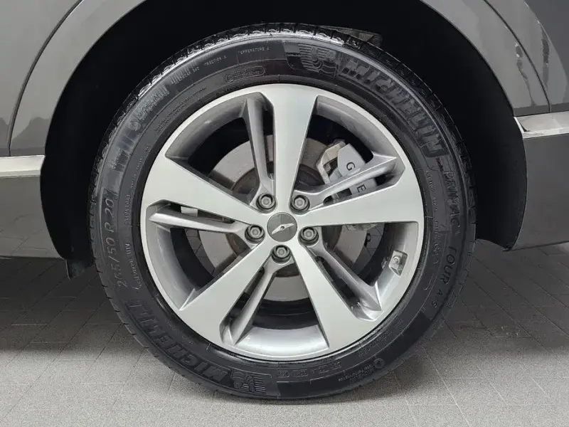 2023 Genesis GV80 с пробегом 40 251 км