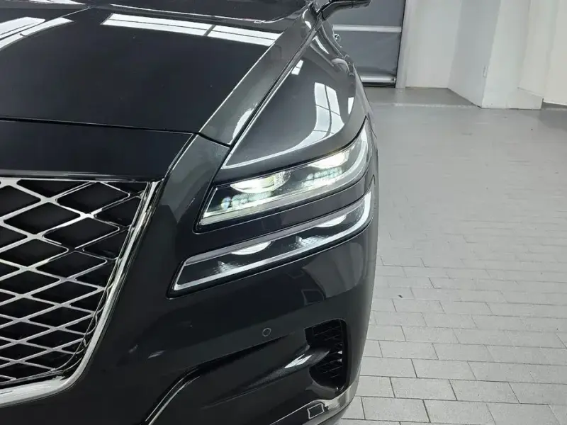 2023 Genesis GV80 с пробегом 40 251 км