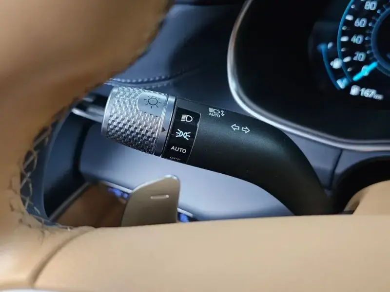 2023 Genesis GV80 с пробегом 40 251 км