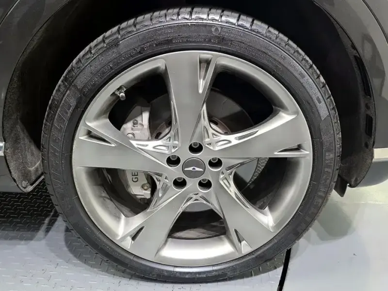 2023 Genesis GV80 с пробегом 99 146 км