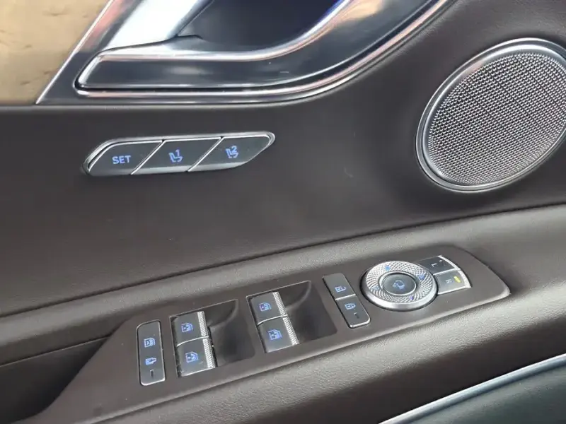 2023 Genesis GV80 с пробегом 99 146 км