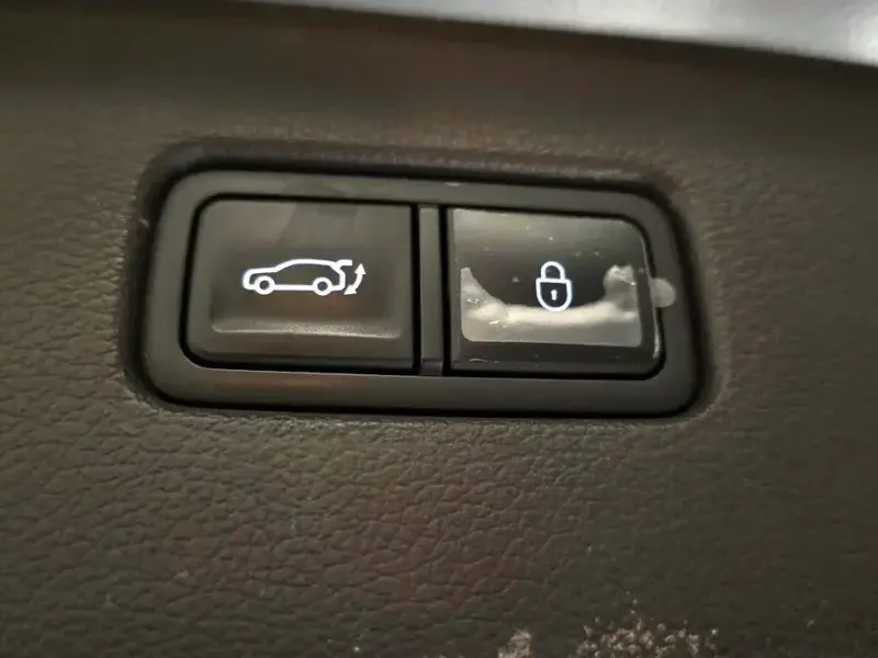 2023 Genesis GV80 с пробегом 99 146 км