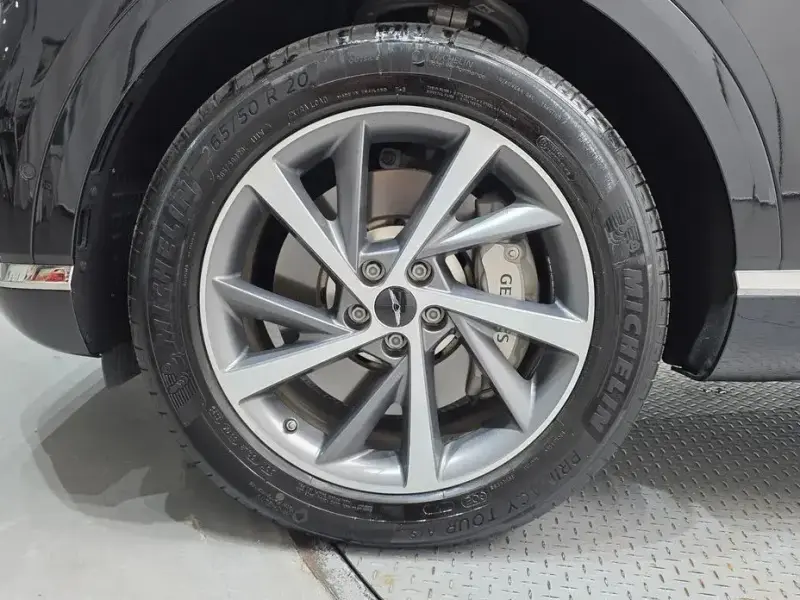 2023 Genesis GV80 с пробегом 26 539 км