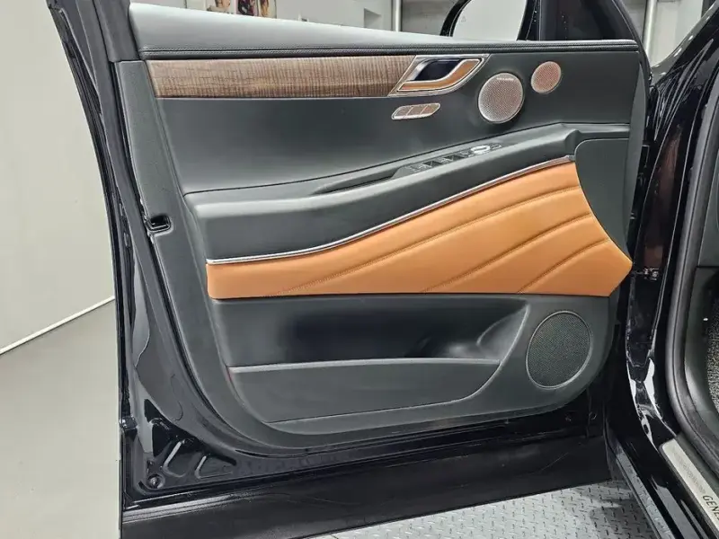 2023 Genesis GV80 с пробегом 26 539 км