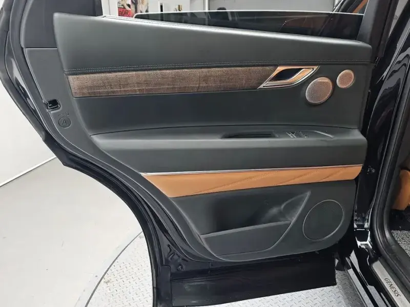 2023 Genesis GV80 с пробегом 26 539 км