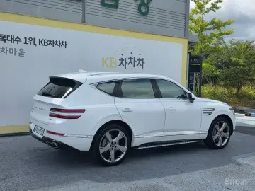2023 Genesis GV80 с пробегом 16 300 км