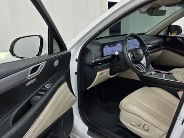 2023 Genesis GV80 с пробегом 11 484 км