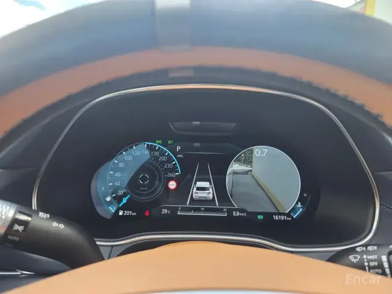 2023 Genesis GV80 с пробегом 16 300 км