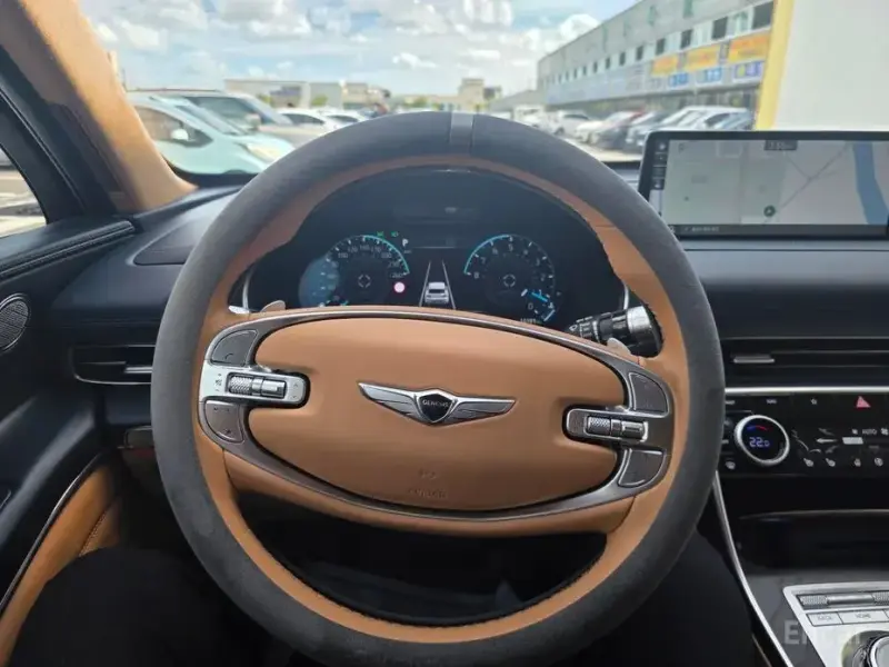 2023 Genesis GV80 с пробегом 16 300 км