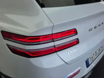 2023 Genesis GV80 с пробегом 11 484 км