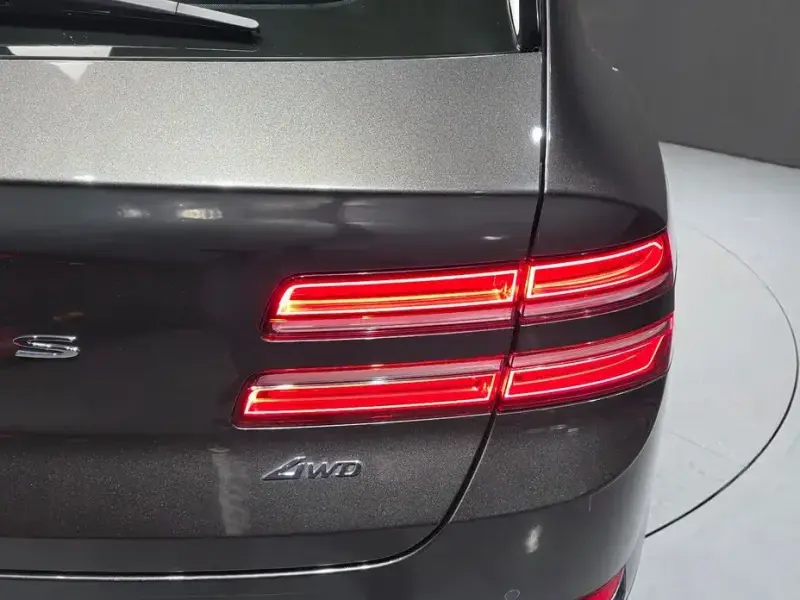2023 Genesis GV80 с пробегом 32 826 км