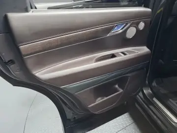 2023 Genesis GV80 с пробегом 32 826 км