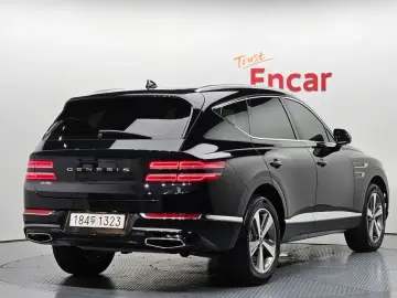 2023 Genesis GV80 с пробегом 10 617 км