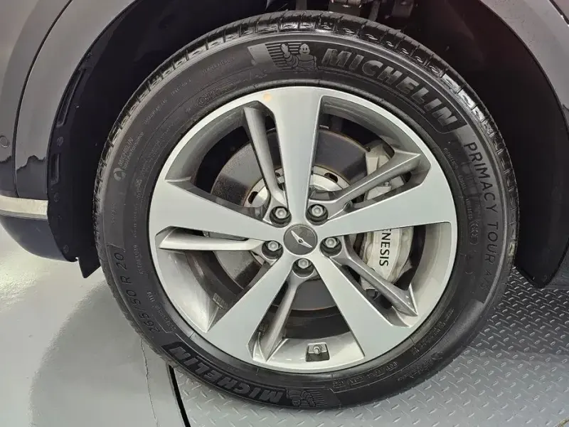 2023 Genesis GV80 с пробегом 10 617 км