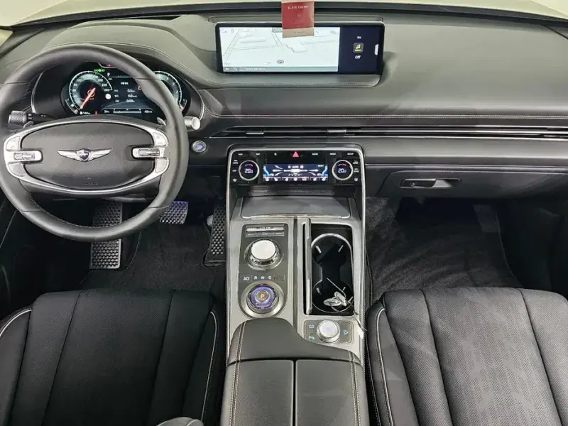 2023 Genesis GV80 с пробегом 10 617 км