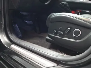 2023 Genesis GV80 с пробегом 32 826 км