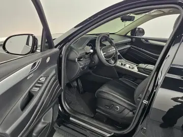 2023 Genesis GV80 с пробегом 10 617 км