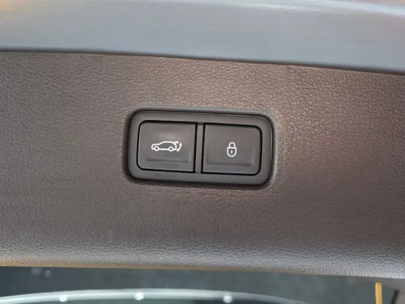2023 Genesis GV80 с пробегом 32 826 км