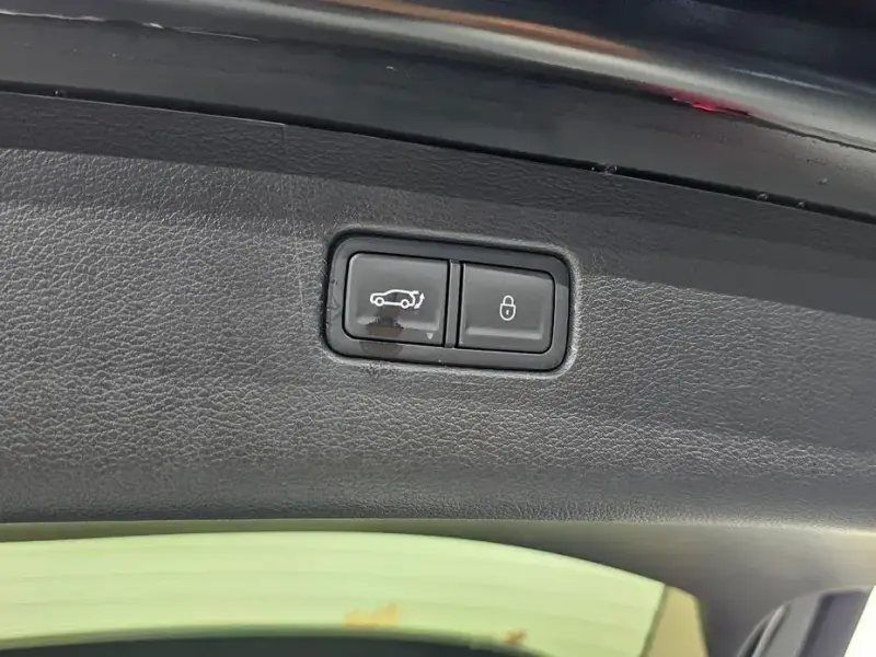 2023 Genesis GV80 с пробегом 10 617 км