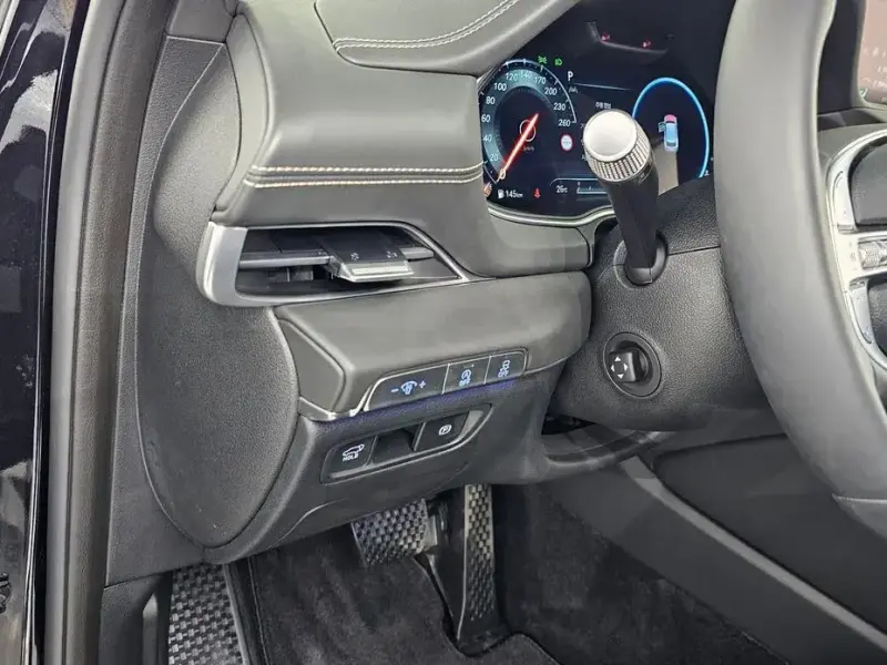 2023 Genesis GV80 с пробегом 10 617 км