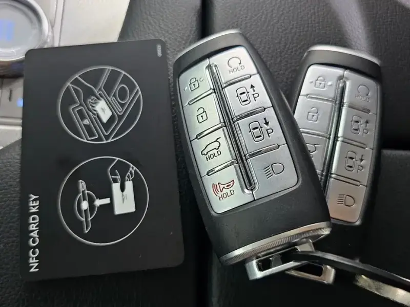 2023 Genesis GV80 с пробегом 10 617 км