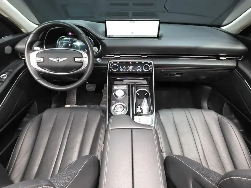 2023 Genesis GV80 с пробегом 31 116 км