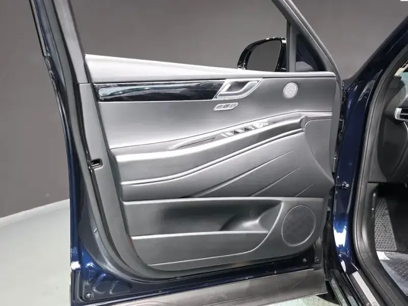 2023 Genesis GV80 с пробегом 31 116 км