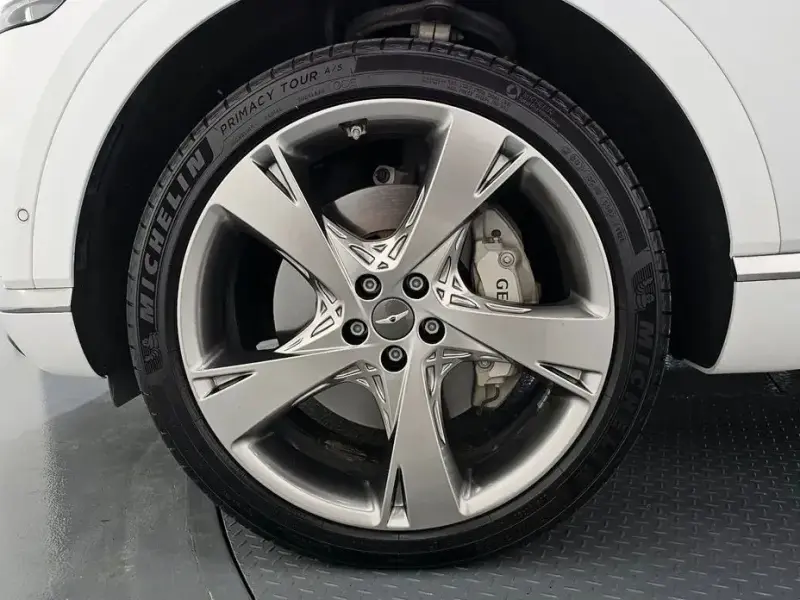 2023 Genesis GV80 с пробегом 62 939 км