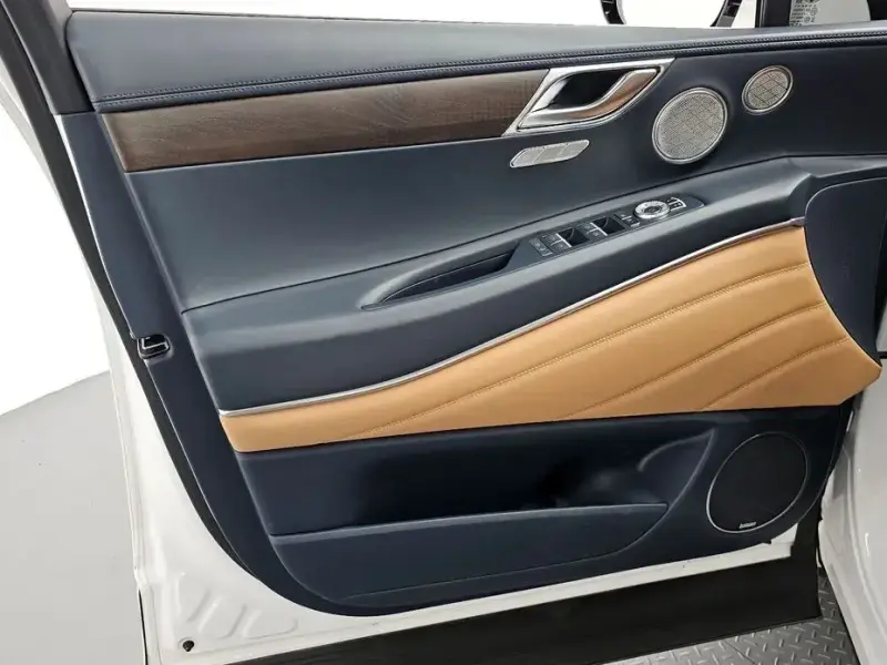 2023 Genesis GV80 с пробегом 62 939 км
