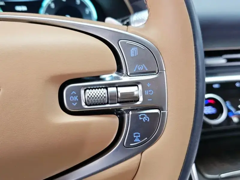2023 Genesis GV80 с пробегом 62 939 км