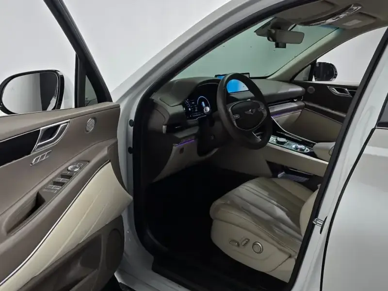 2023 Genesis GV80 с пробегом 40 060 км