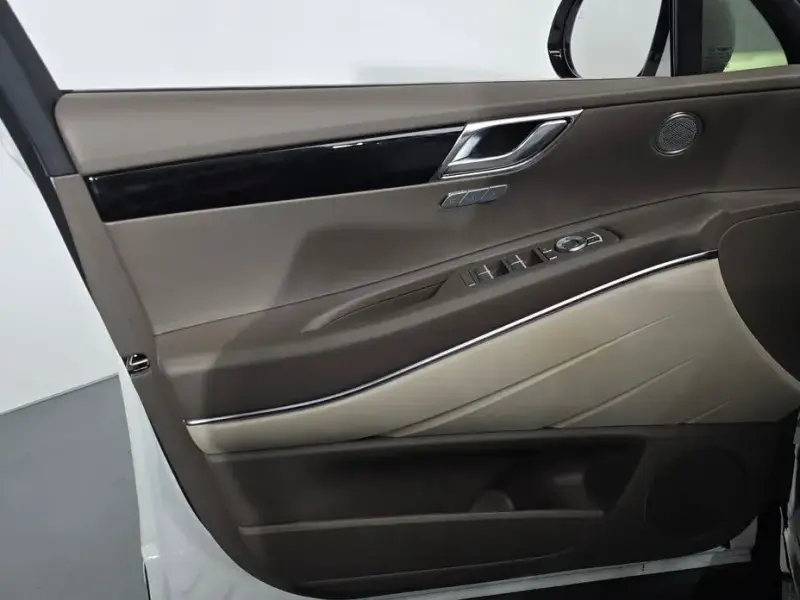 2023 Genesis GV80 с пробегом 40 060 км