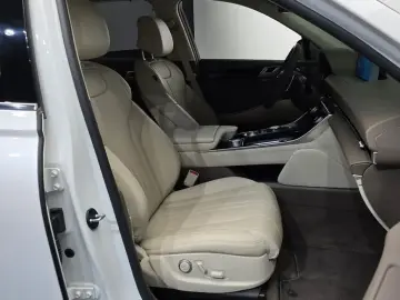 2023 Genesis GV80 с пробегом 40 060 км