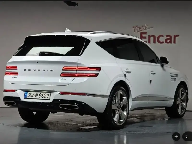 2023 Genesis GV80 с пробегом 29 972 км