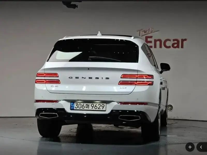 2023 Genesis GV80 с пробегом 29 972 км