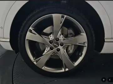 2023 Genesis GV80 с пробегом 29 972 км