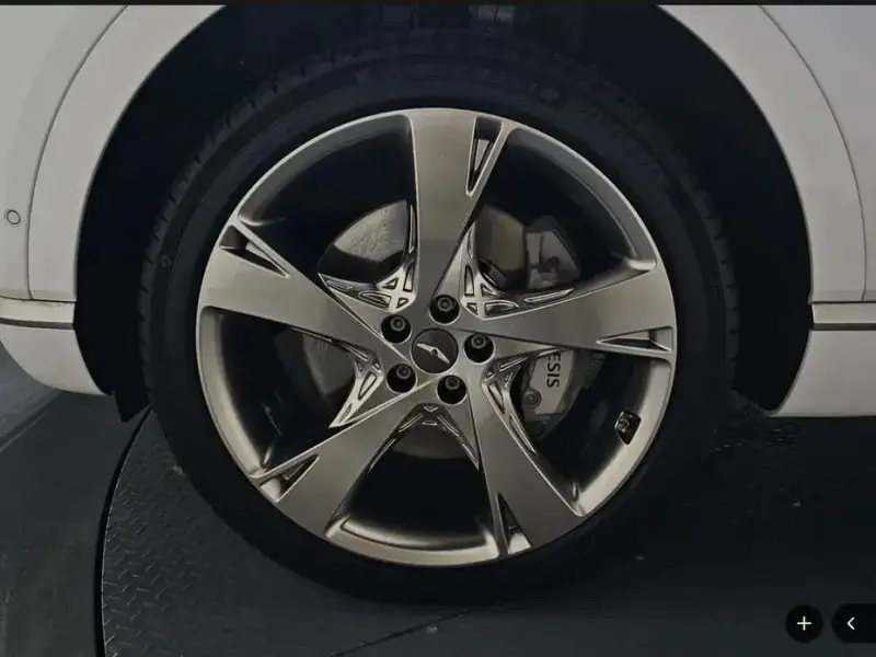2023 Genesis GV80 с пробегом 29 972 км